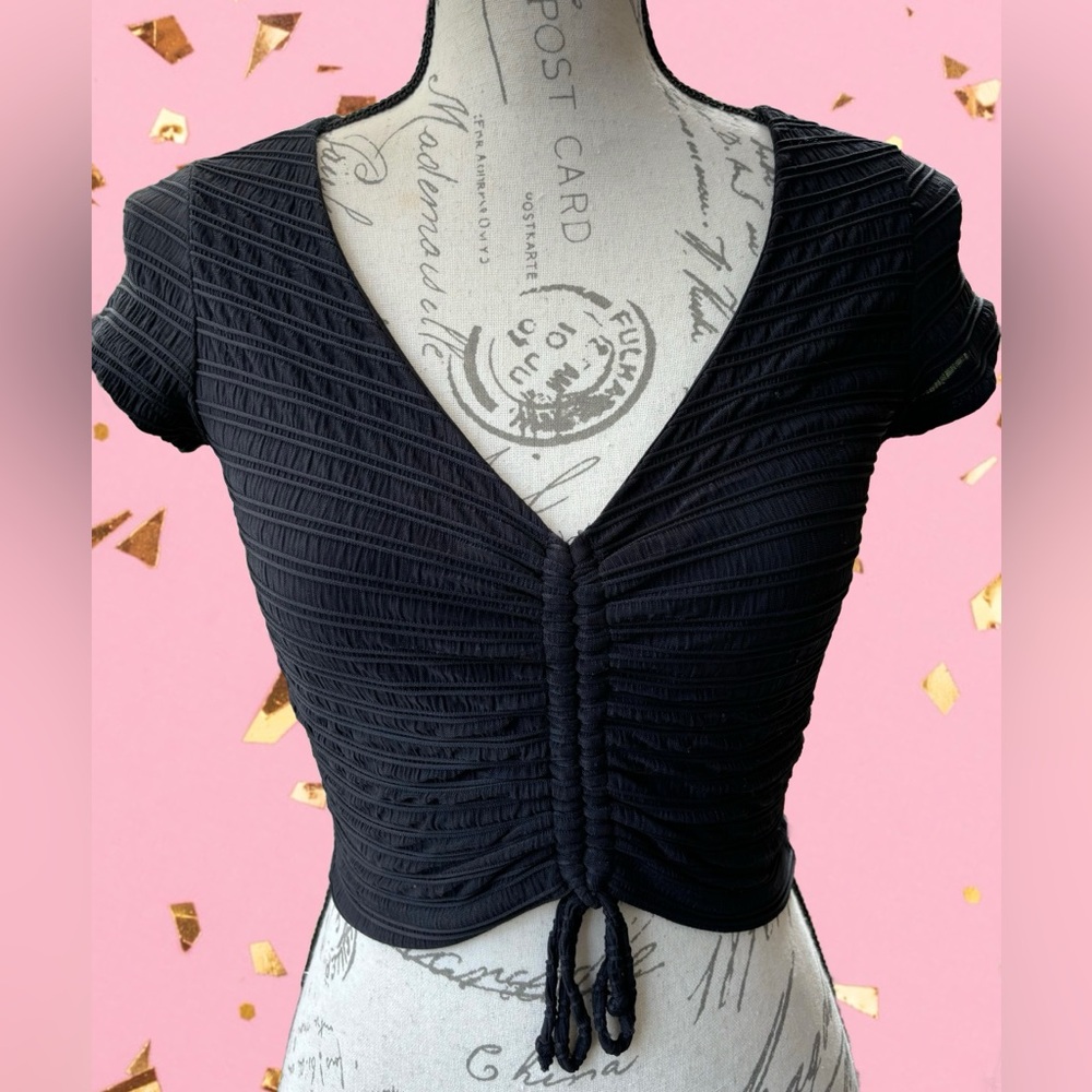 Plunge Neckline Midriff Top with Drawstring
Medium (juniors)
Like New/Never Worn